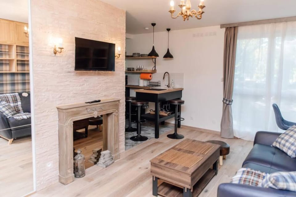 Studio design rénové/ Berges du Rhone Apartment in Lyon