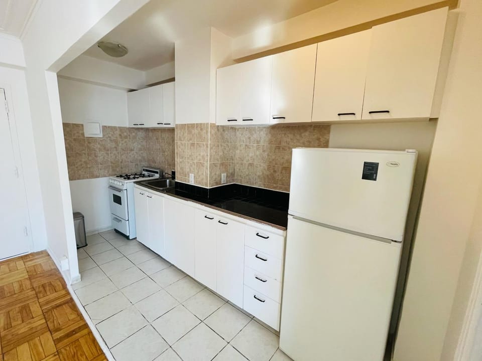 Kitchen or kitchenette, minibar, pet friendly, stove
