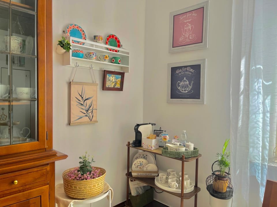 Decorative detail, Breakfast