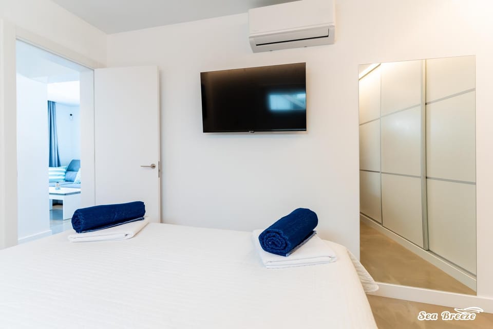 TV and multimedia, Bedroom, air conditioner