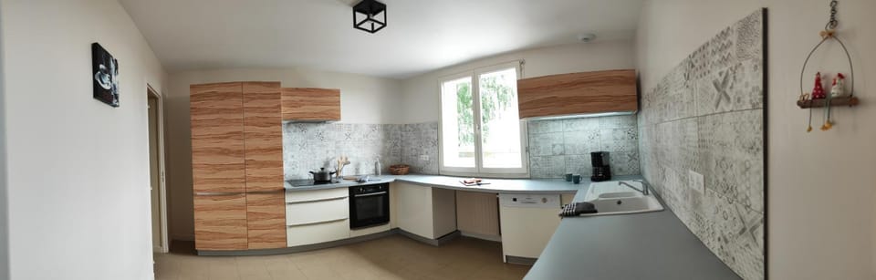Coffee/tea facilities, Kitchen or kitchenette, dishwasher, minibar, pet friendly, stove