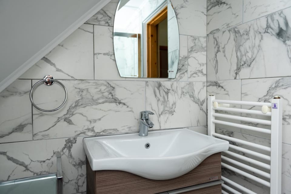 Bathroom, towels