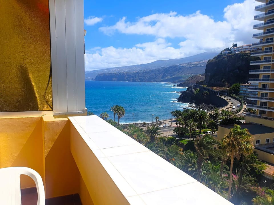 Balcony/Terrace, Beach, Beach, Landmark view