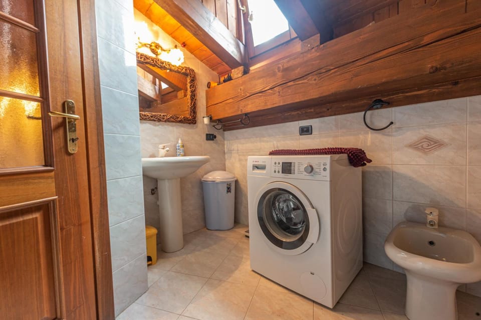 Bathroom, washing machine