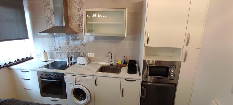 Coffee/tea facilities, Kitchen or kitchenette, minibar, pet friendly, stove, toaster, washing machine