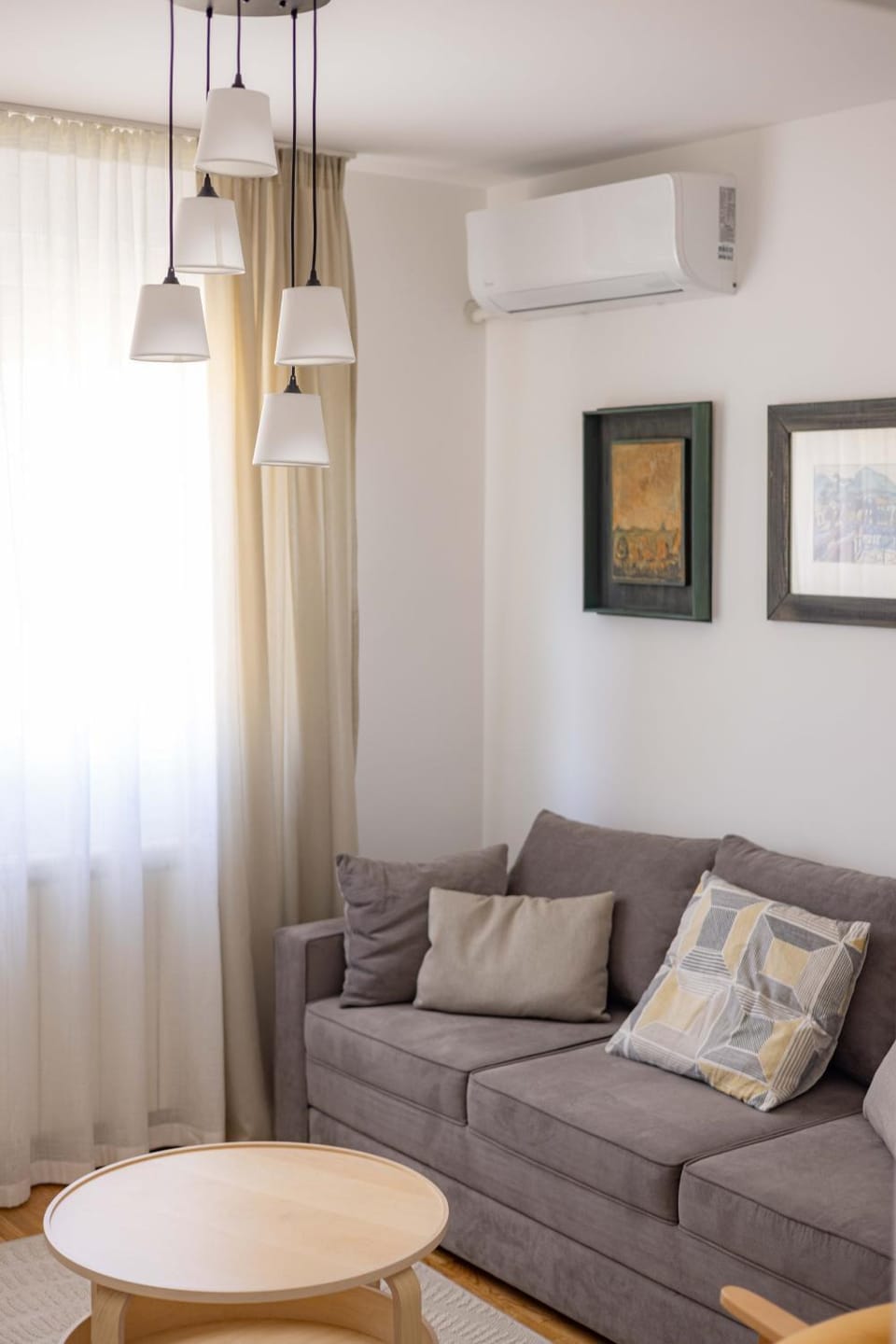 Living room, Seating area, air conditioner