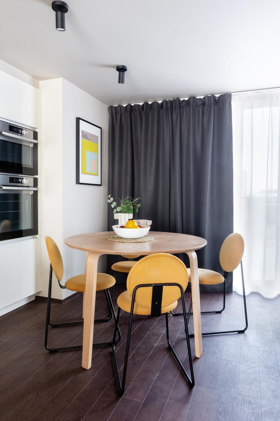 Kitchen or kitchenette, Living room, Dining area, minibar
