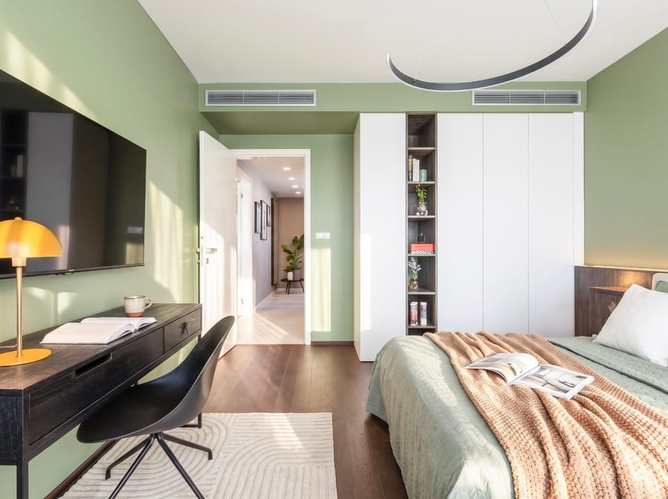 Bed, TV and multimedia, Bedroom, wardrobe