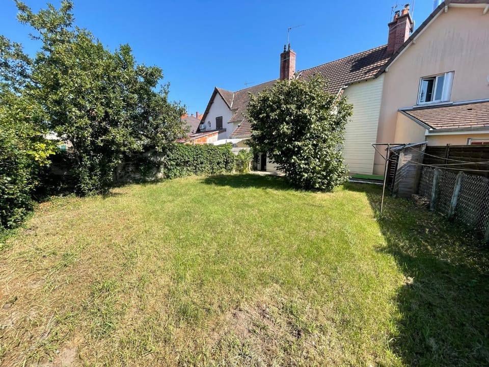Property building, Garden
