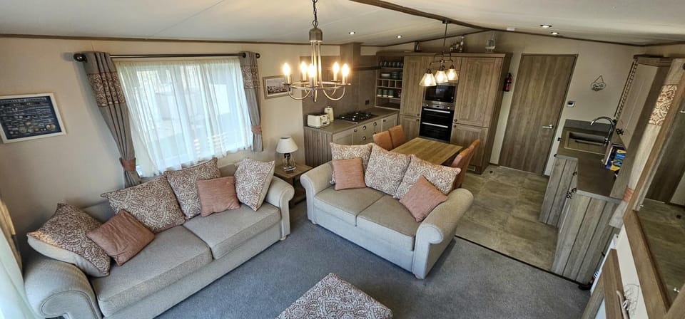 Living room, Dining area, kitchen