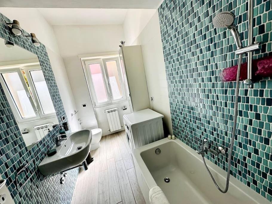Shower, Toilet, Bathroom, Bath, bidet
