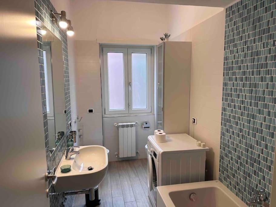 Toilet, Bathroom, Bath
