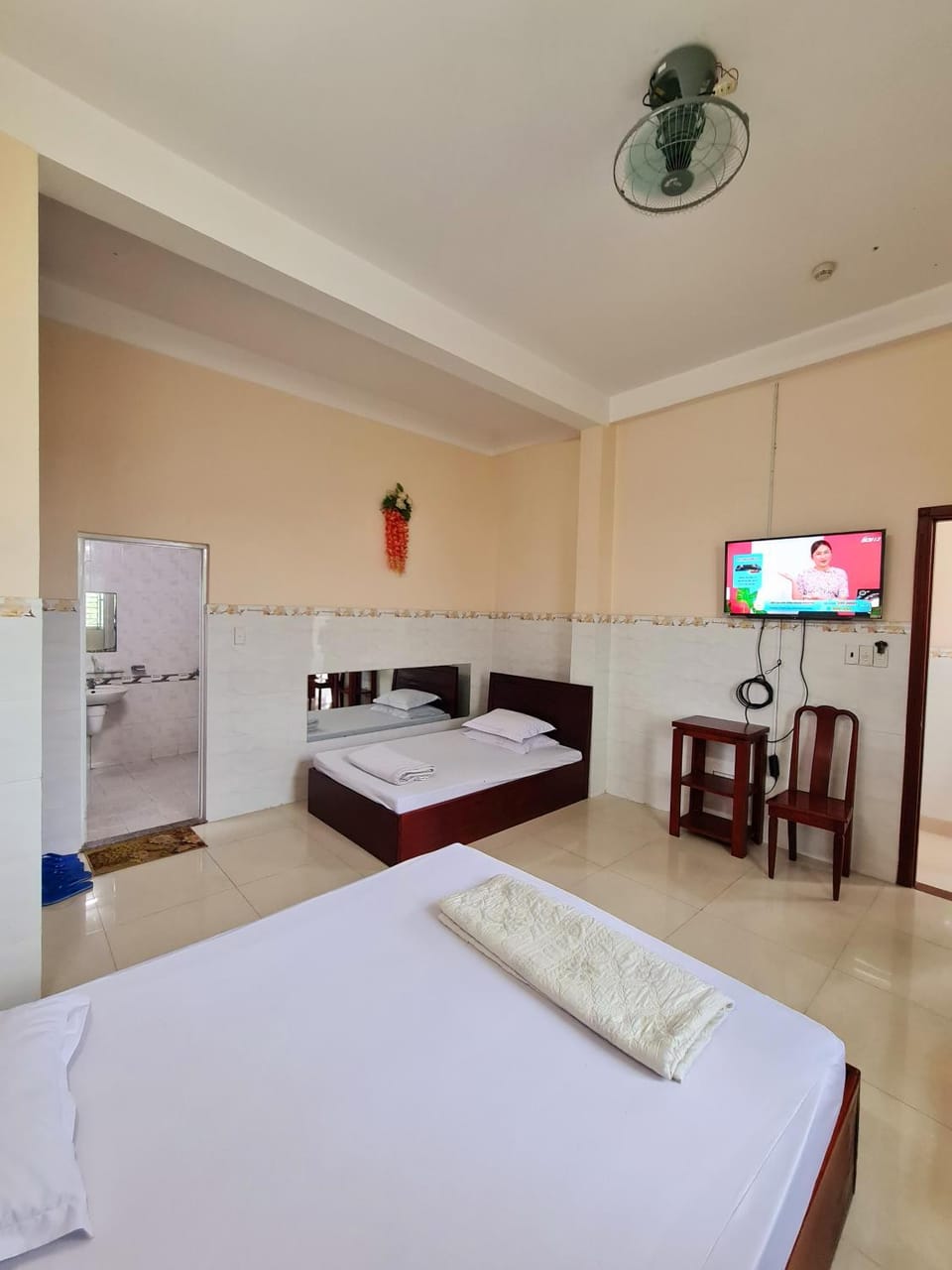 TV and multimedia, Photo of the whole room, Dining area