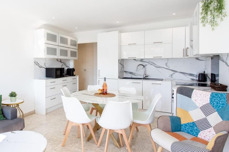 L28 Staywizus - Suite Californie 1min walk sea 3BDR - AC & balcony Apartment in Nice