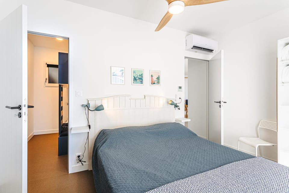 Living room, Bedroom