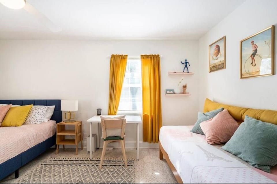 In the Center of Gulfport, Min Away From the Beach! House in Gulfport
