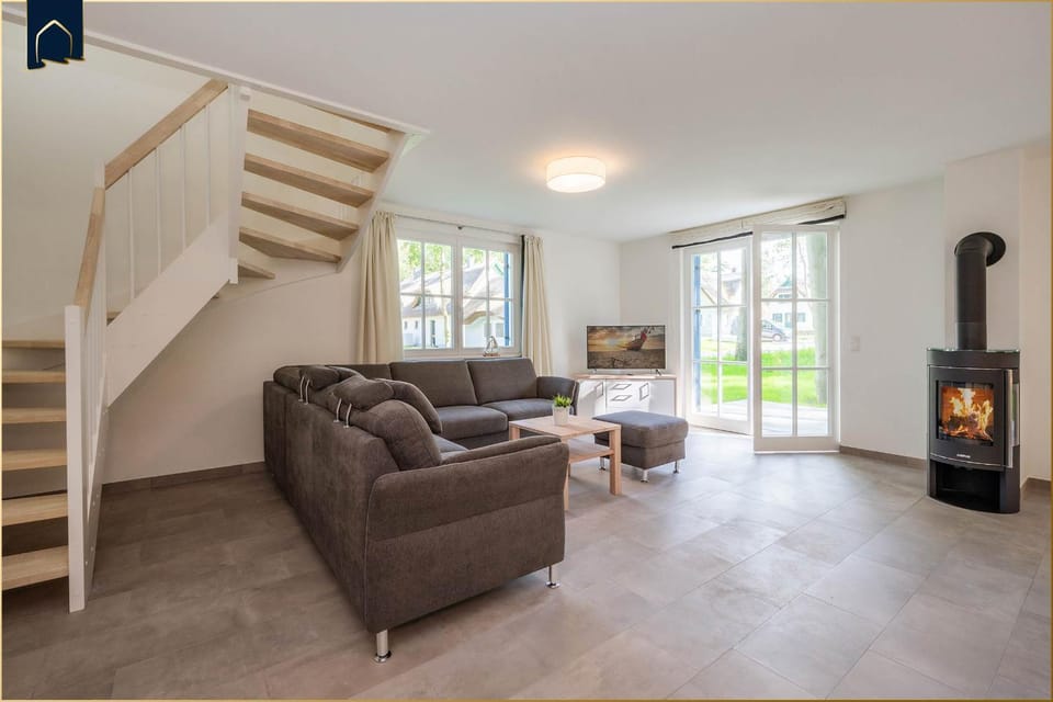 Fischerdorf Ferienhaus Im Kiefernwäldchen House in Zirchow