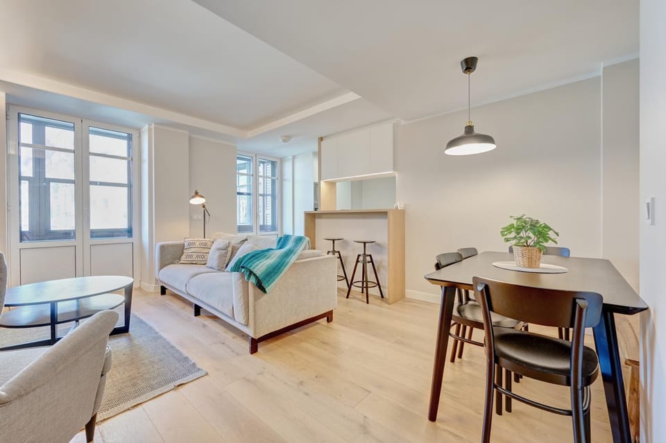 Living room, Dining area