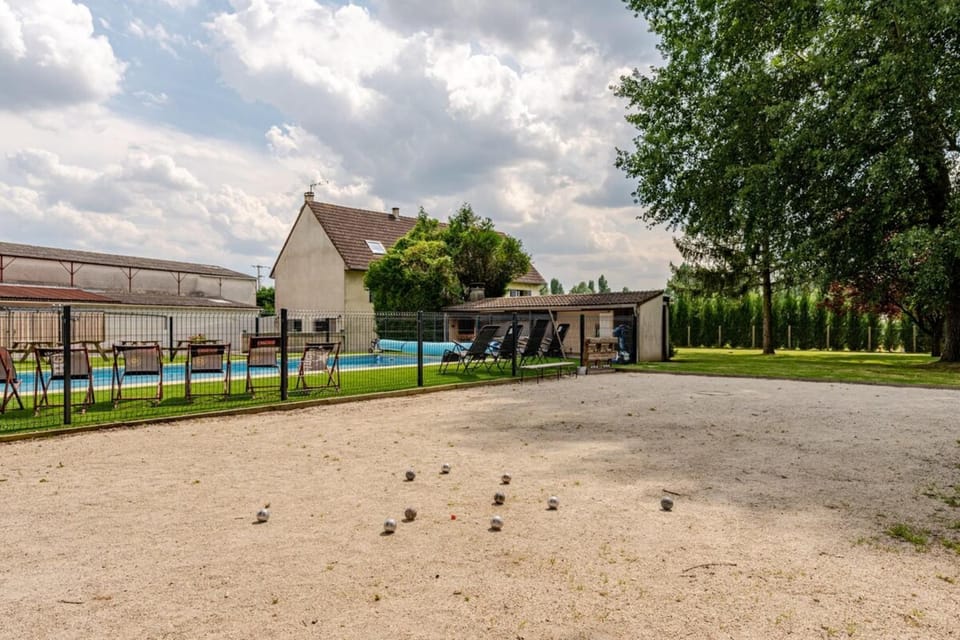 La Gravière House in Île-de-France