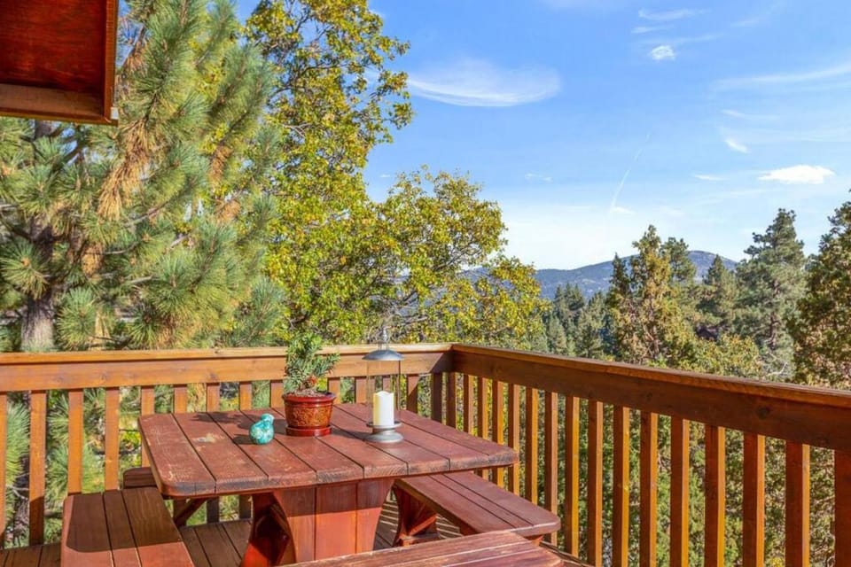 Bearadise Retreat House in Big Bear