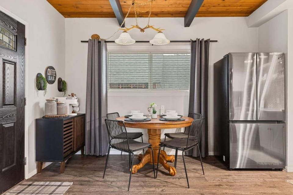 Brunos Bungalow House in Big Bear