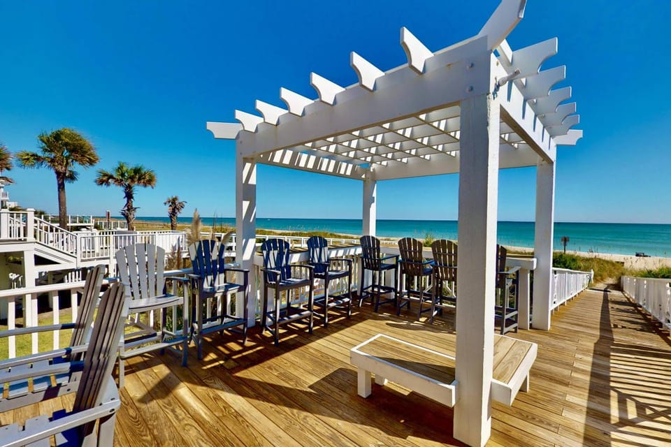 Knotty Dog House in Kure Beach