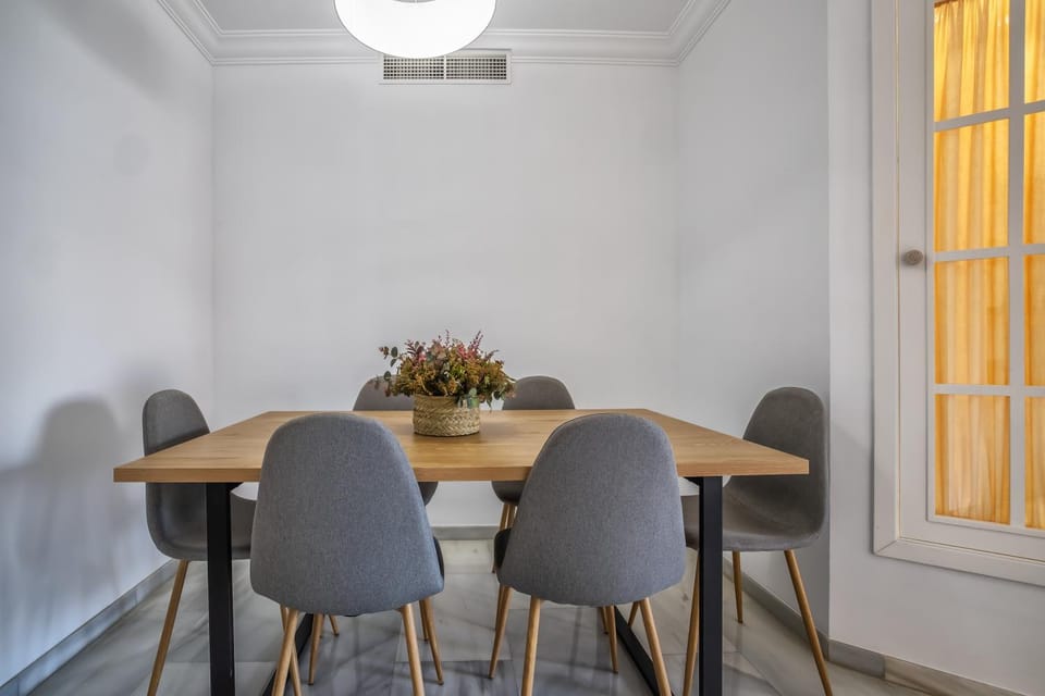 Living room, Seating area, Dining area, heating, air conditioner