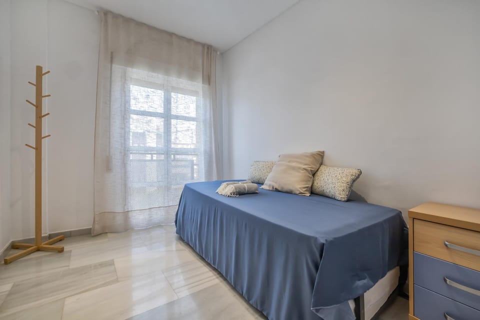 Bed, Photo of the whole room, Bedroom, heating, air conditioner
