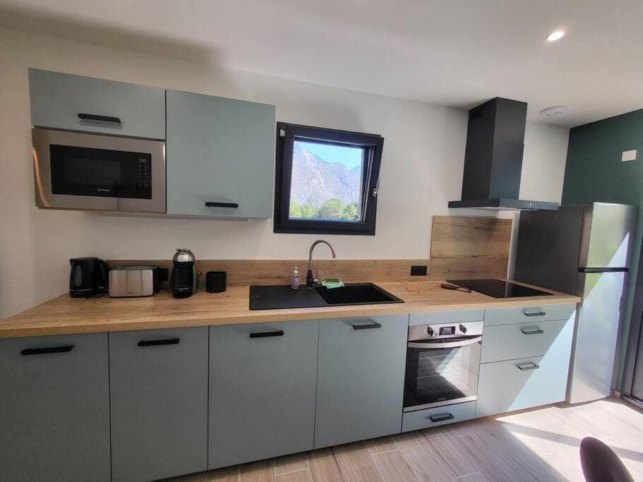 Kitchen or kitchenette