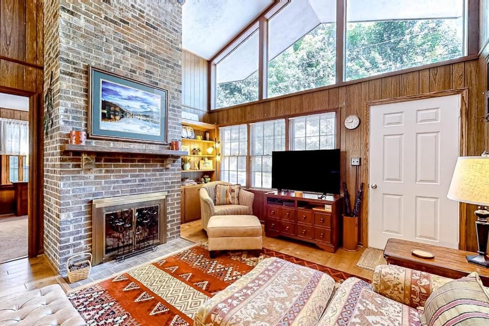 The B's Nest House in Lake Junaluska