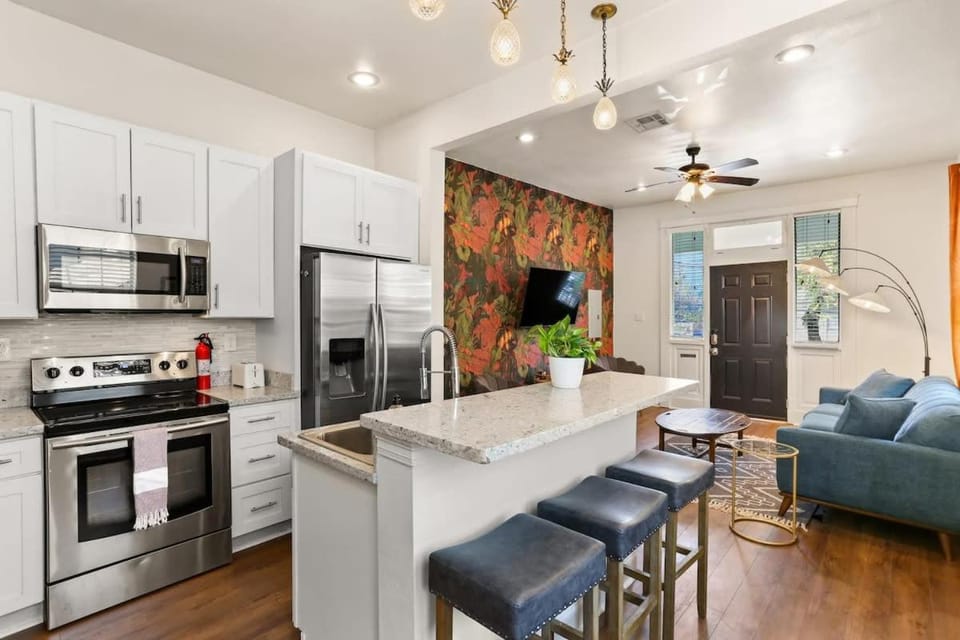 Garden District 3BD 2BA Parking Stylish & Unique House in New Orleans