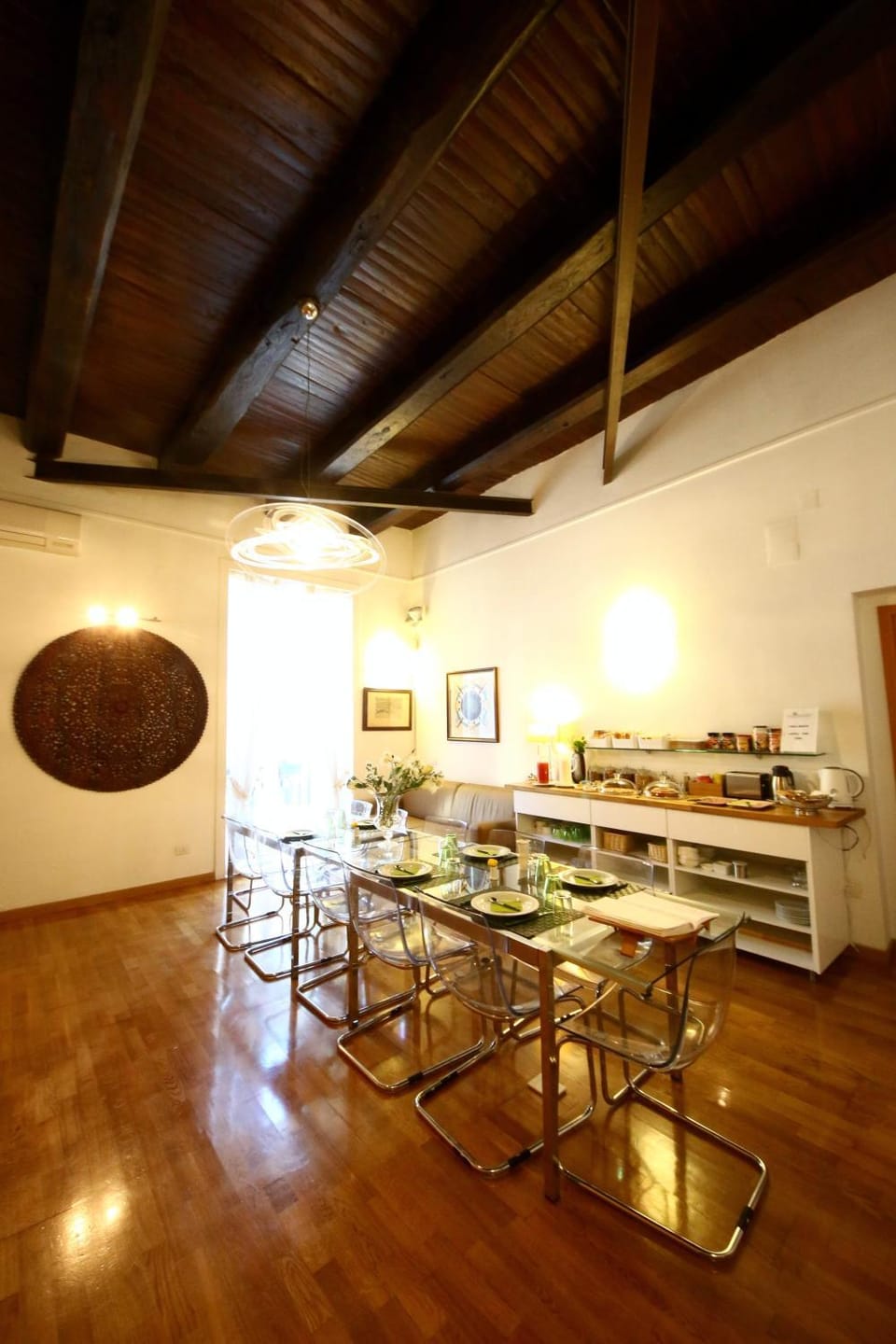Living room, Photo of the whole room, Seating area, Dining area