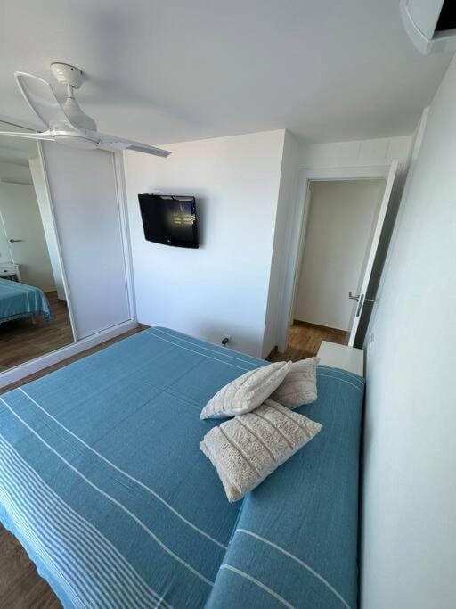 TV and multimedia, Bedroom, wardrobe, air conditioner