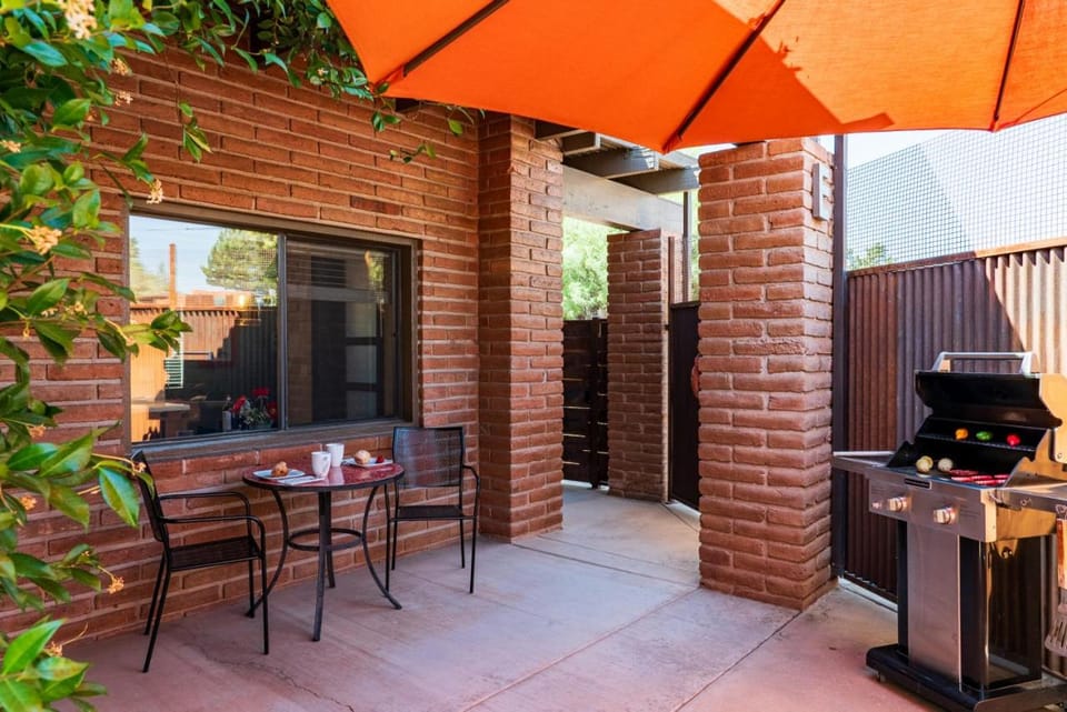 Desert Poppy Villa- Romantic Getaway House in Sedona