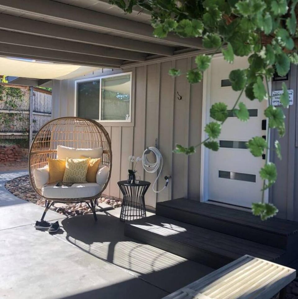 DreamCatcher South Walk to Shop Dine Hike Apartment in Sedona