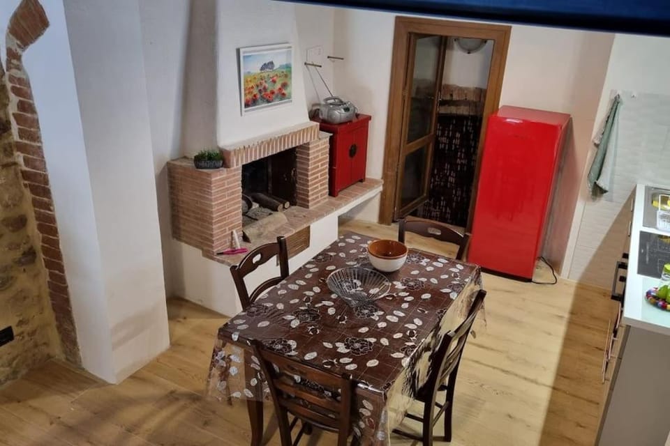 Kitchen or kitchenette, Dining area, flat iron, pet friendly, stove
