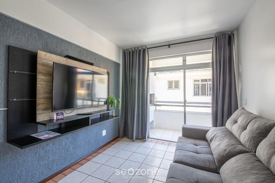 Apto bem localizado a 500mts da praia RHI206 Apartment in Florianopolis
