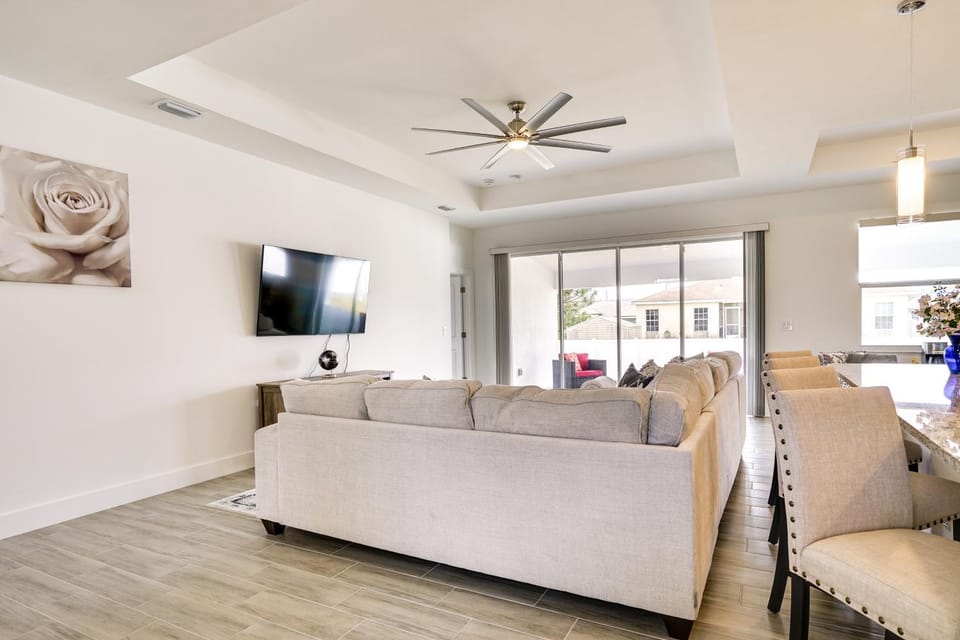 Furnished Lanai & Yard: Comfy Lehigh Acres Getaway House in Lehigh Acres