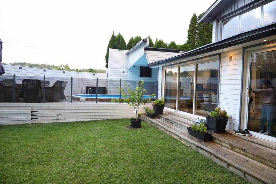 Garden, Swimming pool