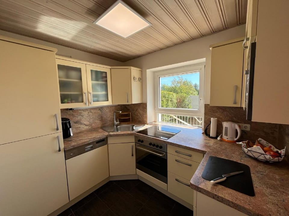 Kitchen or kitchenette, dishwasher, pet friendly