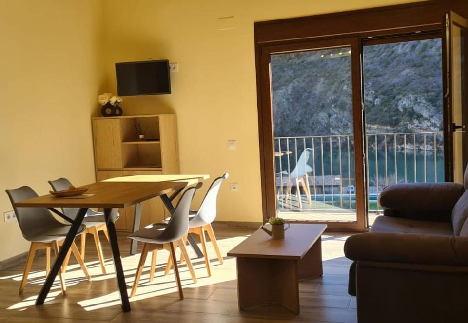 Balcony/Terrace, Dining area