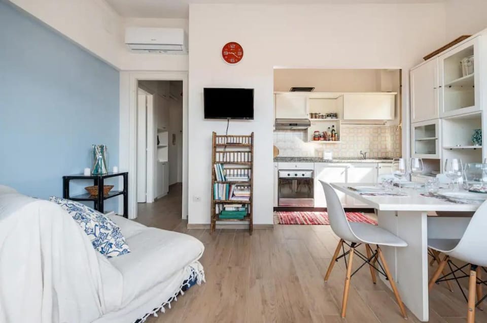 Communal lounge/ TV room, TV and multimedia, Kitchen or kitchenette, Evening entertainment, oven, pet friendly, air conditioner