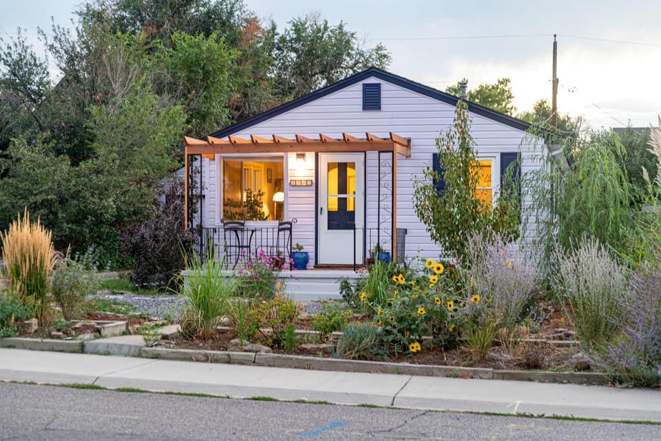 Private Bungalow with Kids Playset House in Arvada