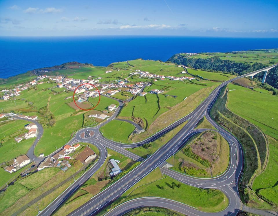 Nearby landmark, Bird's eye view