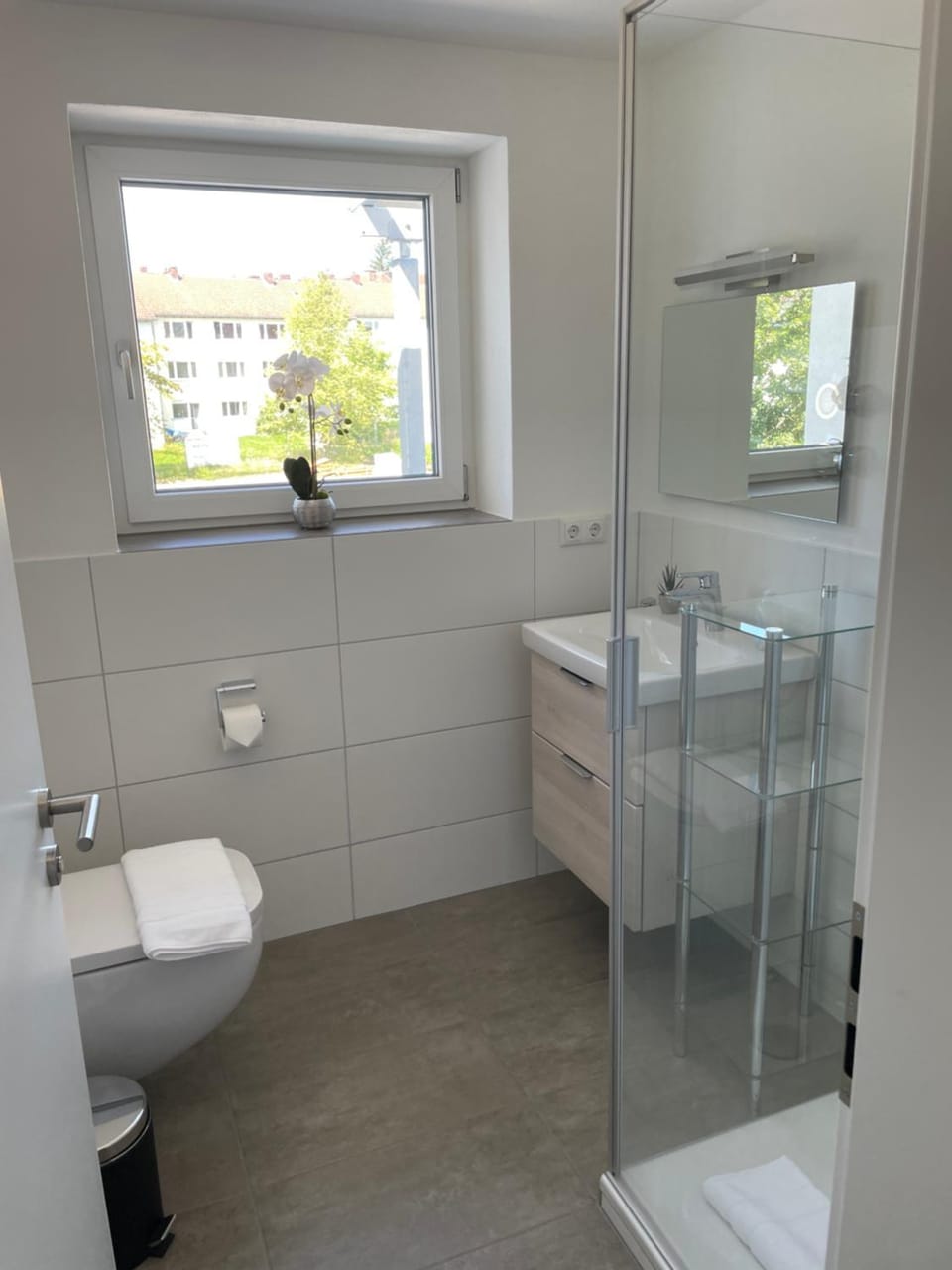 Shower, Toilet, Bathroom