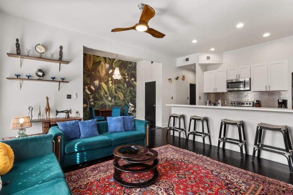 Stylish 2-Bedroom Apartment in Garden District Apartment in New Orleans