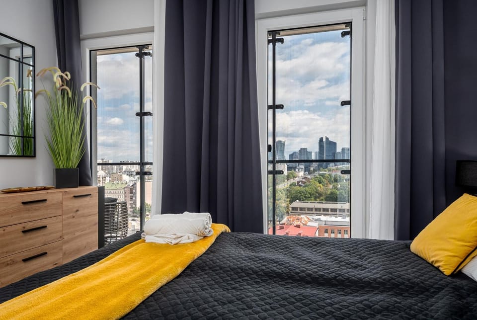 Bed, View (from property/room), Bedroom, City view