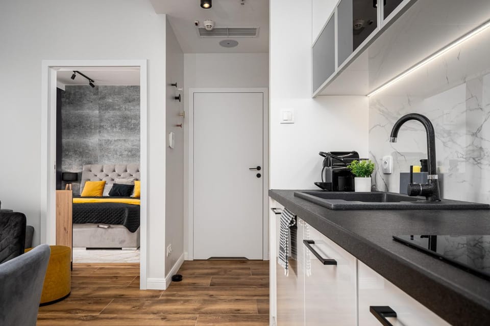 Kitchen or kitchenette, oven, stove