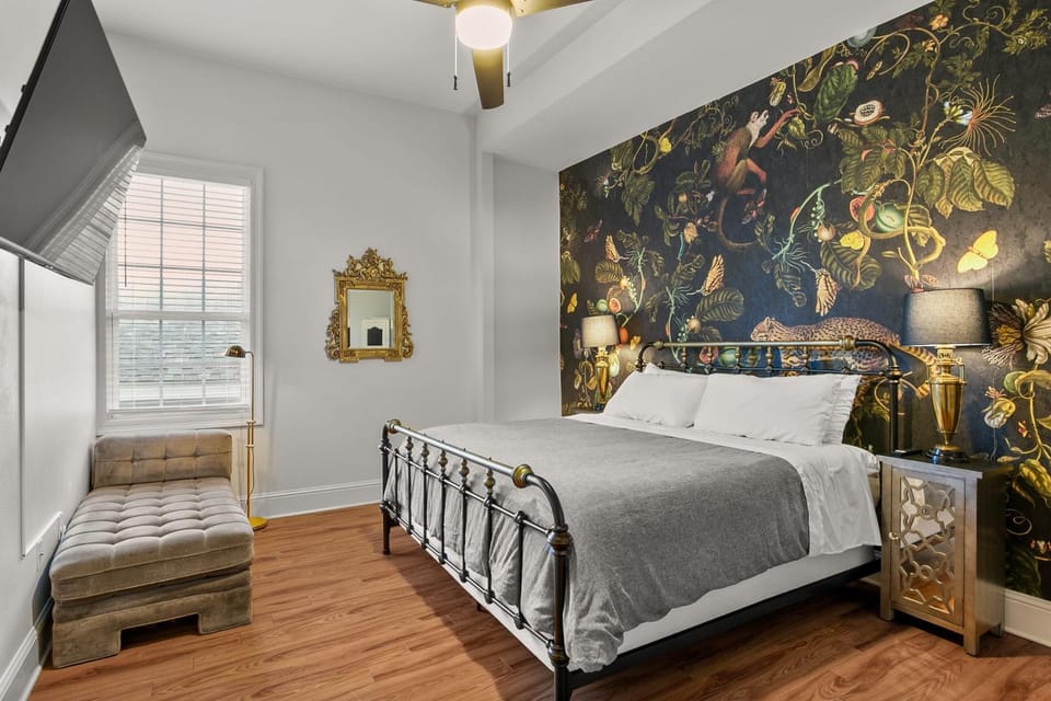 Stunning 2-Bedroom Garden District Newly Renovated Apartment in New Orleans