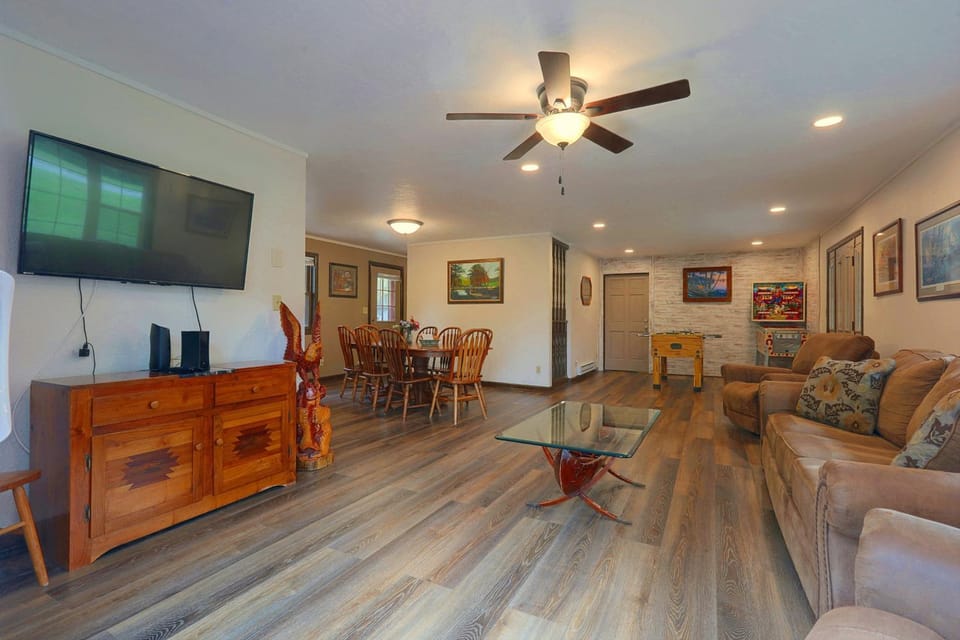 Riverfront Covington Cabin w/ Deck & Fire Pit! Cabin in Ohio